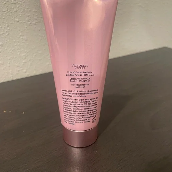 Victoria's Secret Bombshell Pink Lotion - Picture 2 of 3